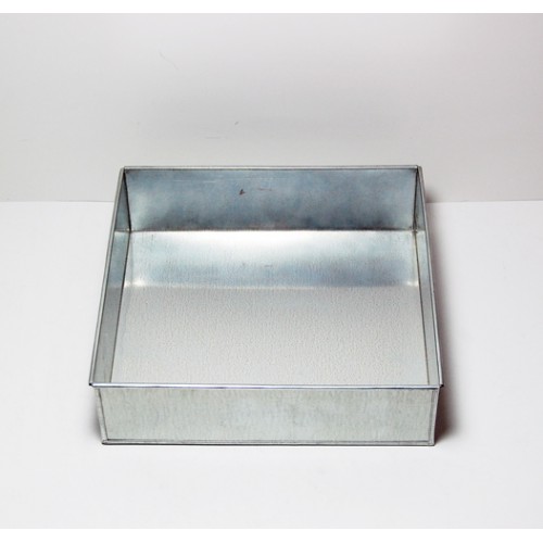 https://www.elc.lk/image/cache/catalog/Baking_Trays/12inch-square-caketin-500x500-500x500.JPG